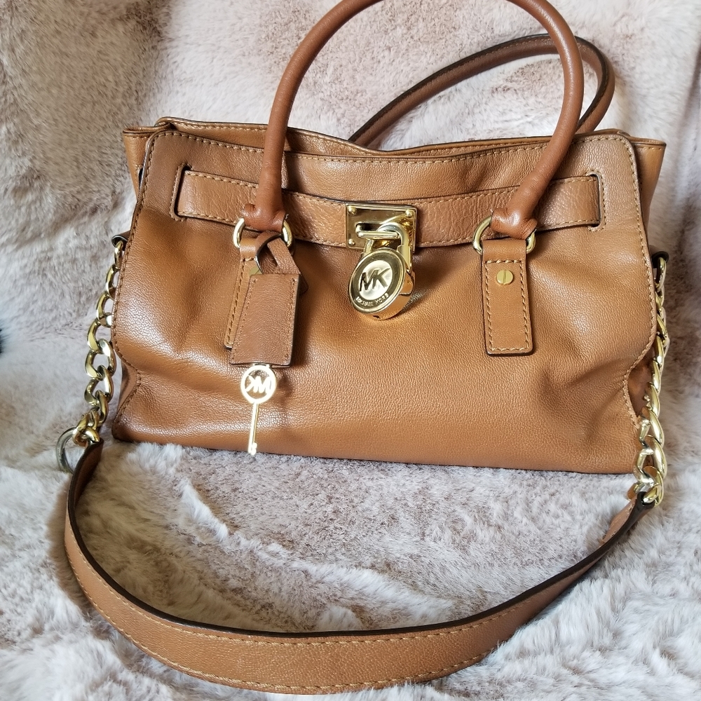 Michael Kors Hamilton Leather Shoulder Bag Small